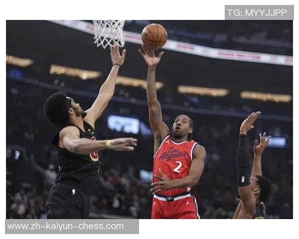 快船与勇士激战正酣谁能在这场对决中笑到最后